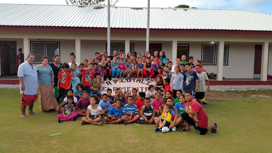  Amata with elementary students in October 2015