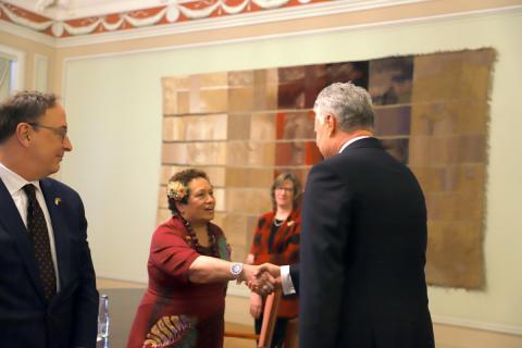 Congresswoman Amata greeting President Gitanas Nauseda of Lithuania