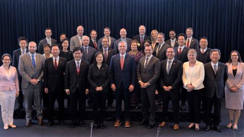 Member group photo with President Tsai