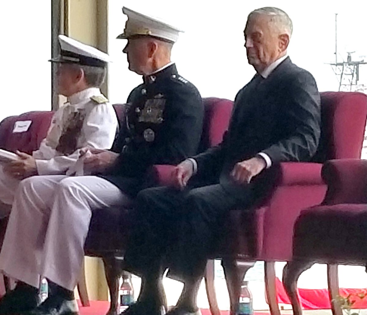 Defense Secretary Mattis and Admiral Harris pictured during ceremony