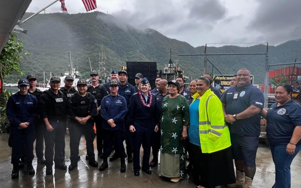 Group photo with USCG and Shipyard personnel